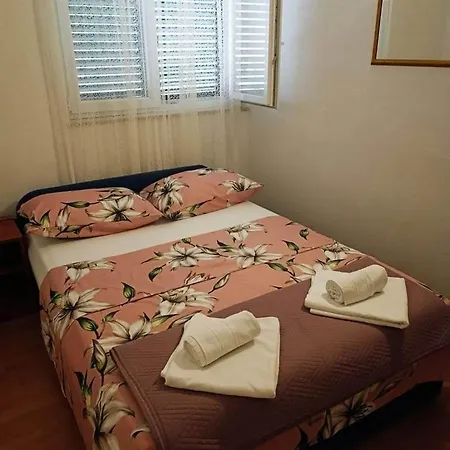 Apartment With A Parking Space - 22871 Zadar