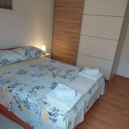Apartment With A Parking Space - 22871 Zadar